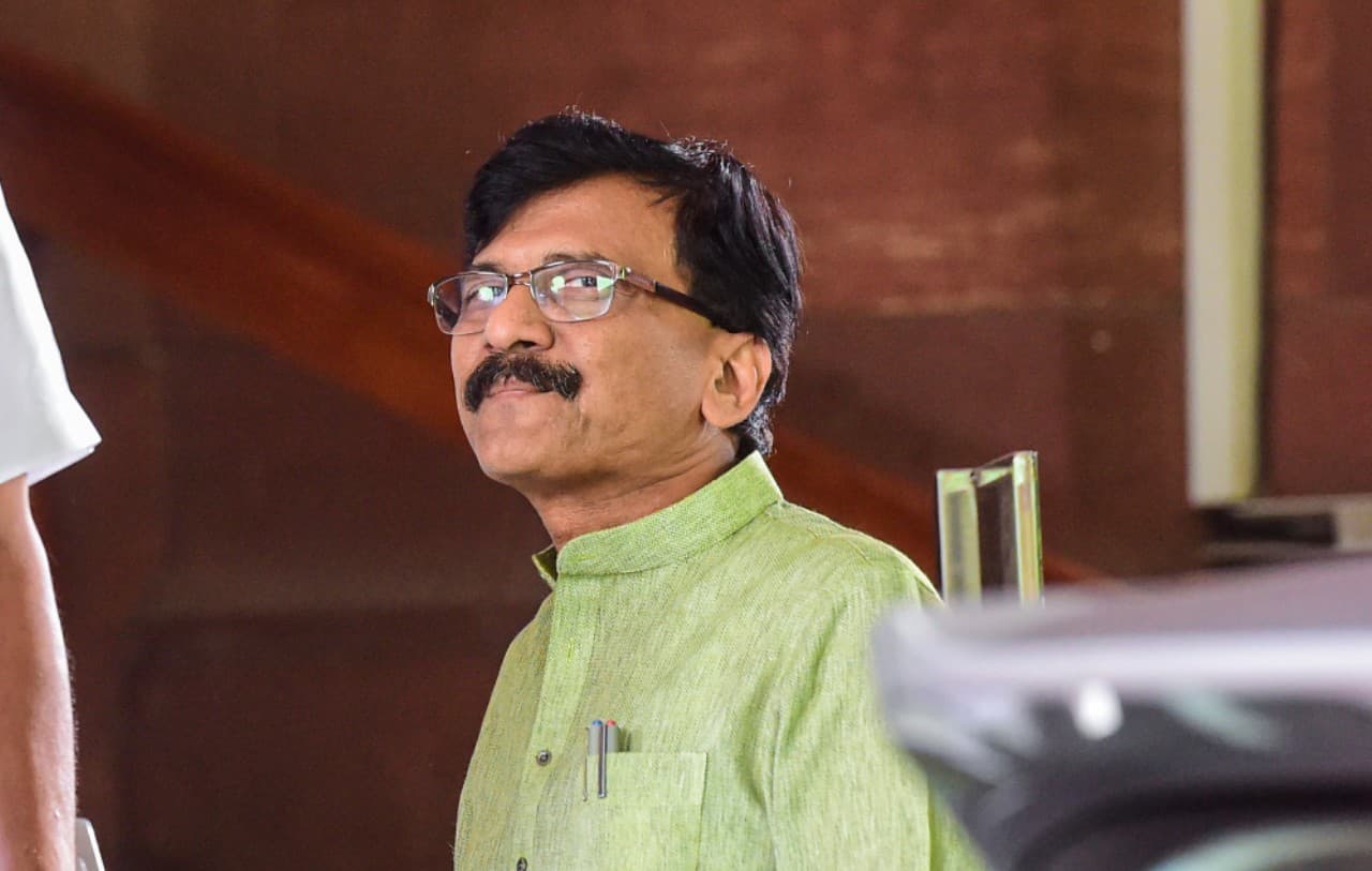 ईडी के छापे पर बोले संजय राउत- आत्मसमर्पण नहीं करूंगा, लड़ाई जारी रहेगी