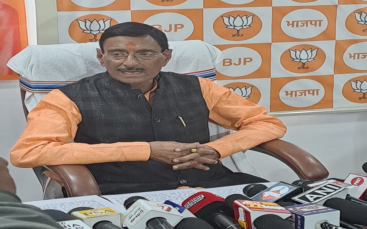 आवास और शहरी कार्य मंत्रालय की संसदीय समिति की बैठक में बोले संजय सेठ, स्मार्ट सिटी हर मामले में बने स्मार्ट