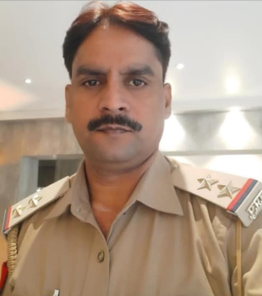 Bareilly News: भोजीपुरा थाने के सब इंस्पेक्टर को कार ने रौंदा, इलाज के दौरान मौत, जांच में जुटी पुलिस