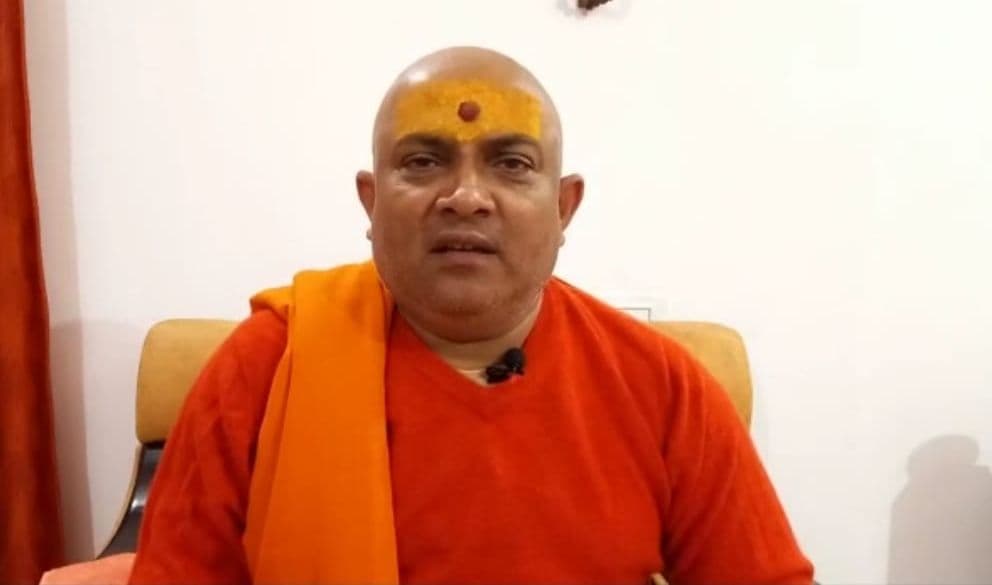 Varanasi News: UP में 13 जगहों पर होगा संत सम्मेमलन, राजनीति में हो रहे हिंदुत्व पर हमले का करेंगे विरोध