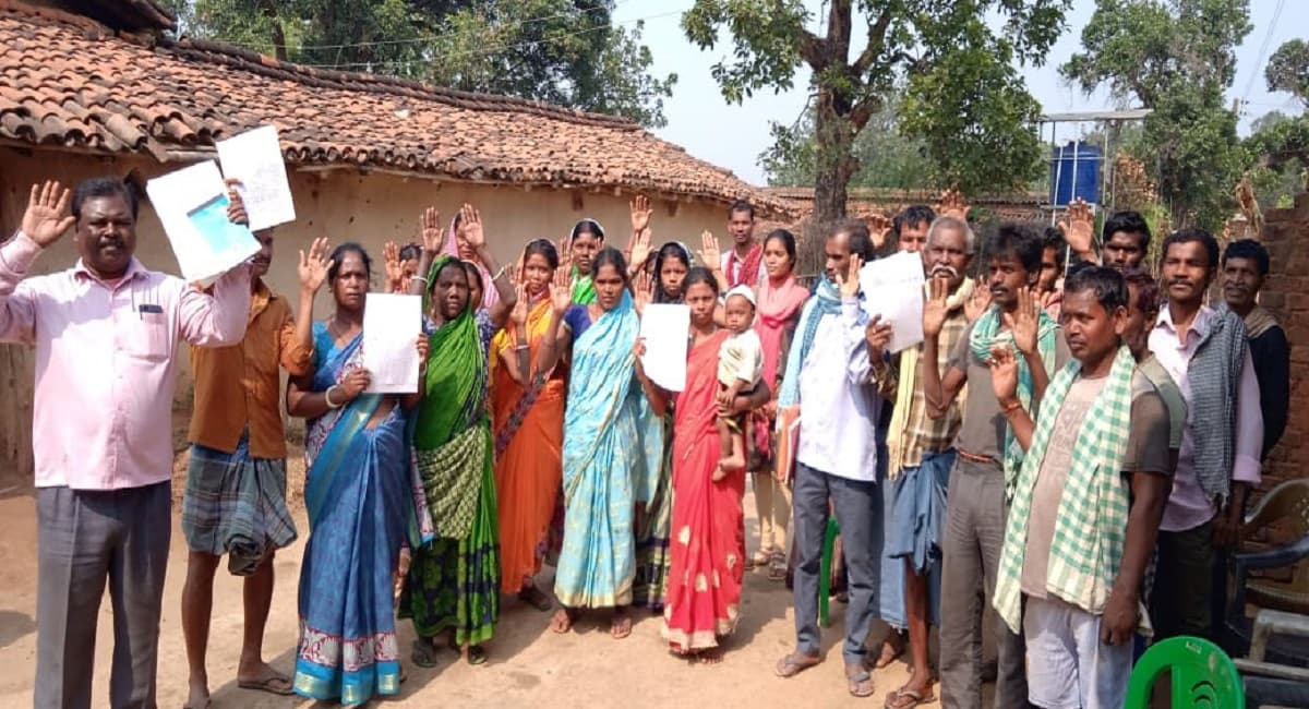 Jharkhand News : CCL के विस्थापितों को 5 दशक बाद भी मुआवजा व नौकरी नहीं, संताली परिवारों का छलका दर्द