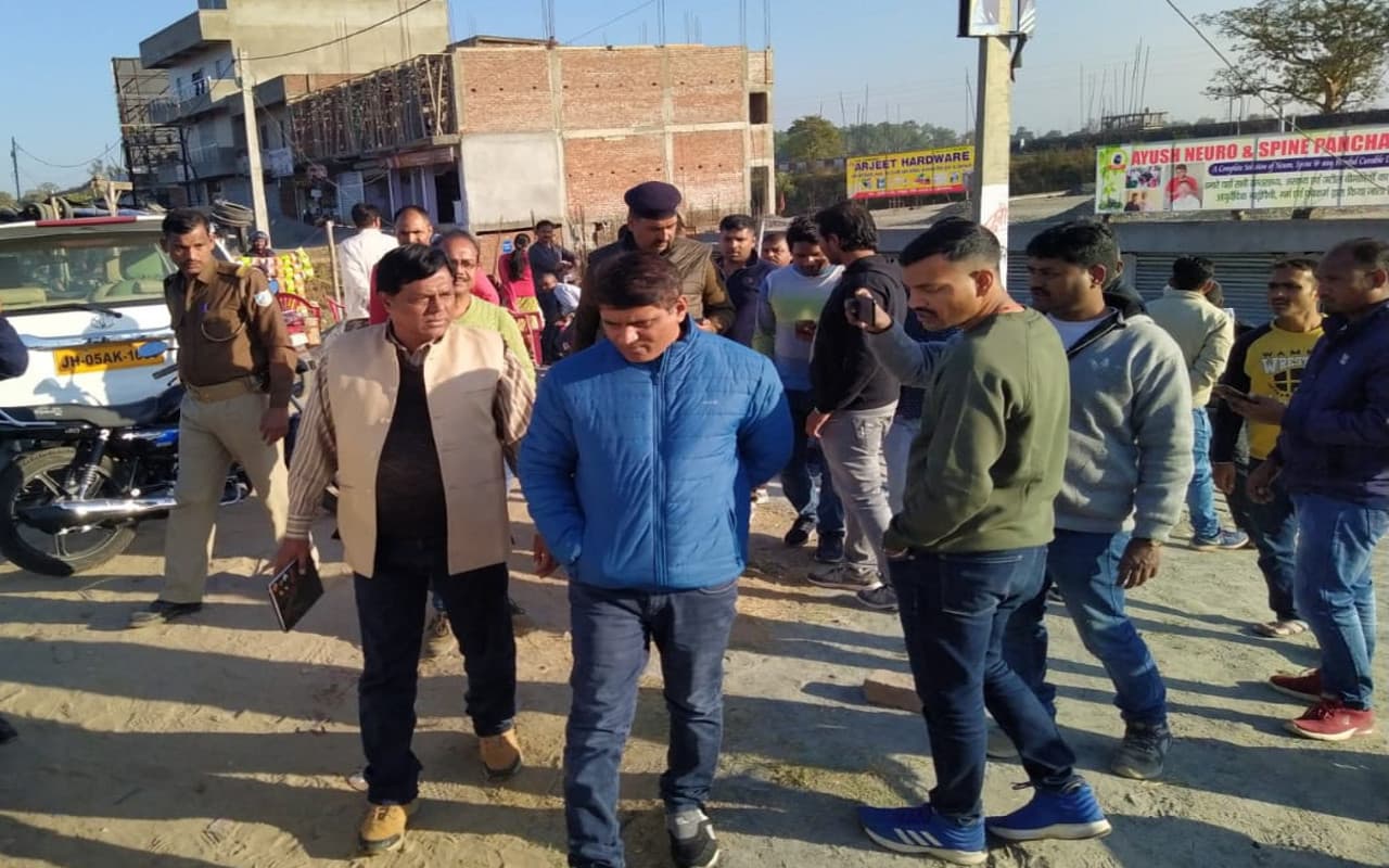 रांची के नामकुम में संतोष सिंह के क्लिनिक में छापा, दो घंटे बाद दोबारा क्लिनिक खुलते ही बना चर्चा का विषय