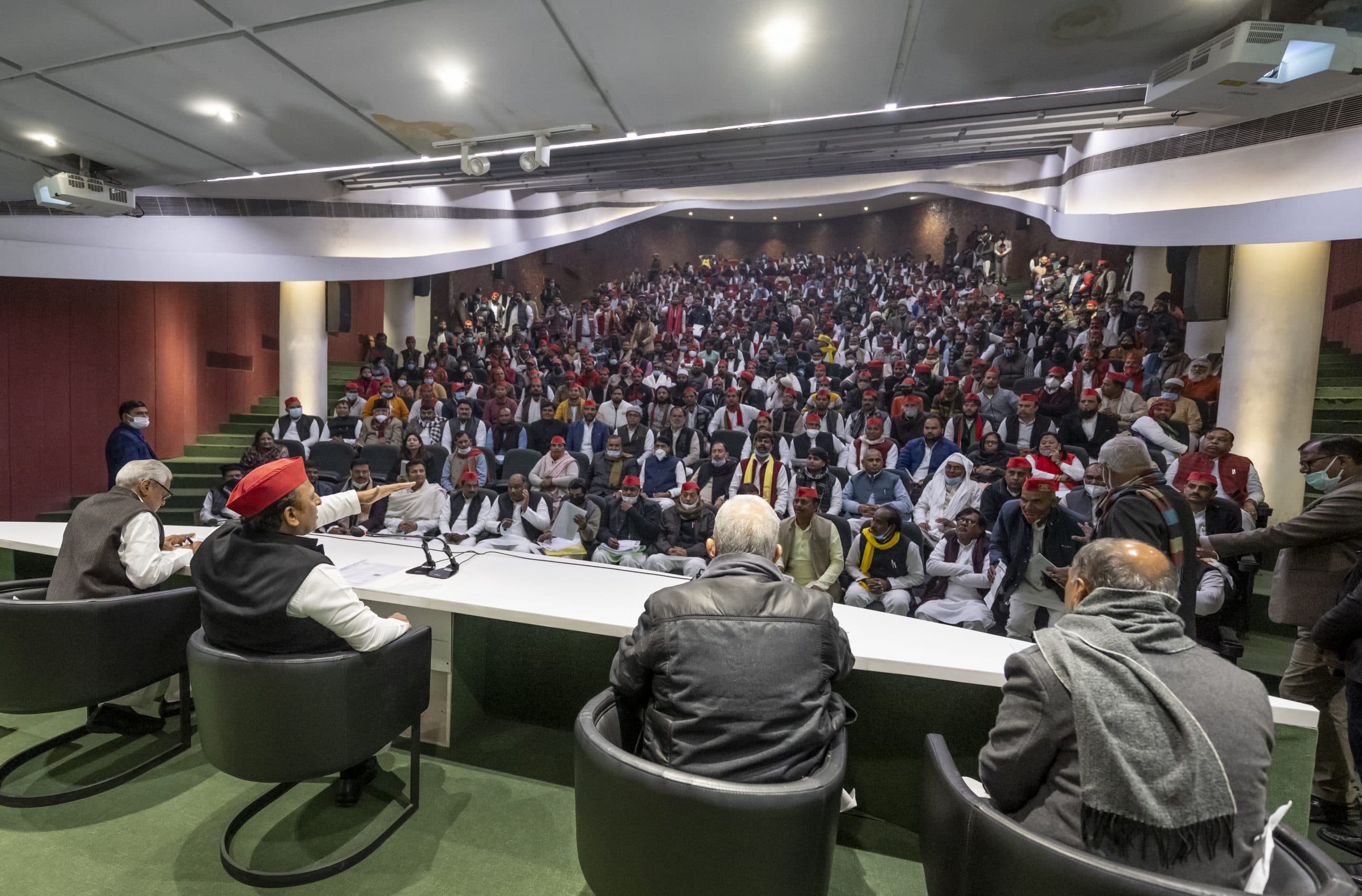 UP Chunav 2022: लोकतंत्र को कैद करना चाहती है भाजपा, योगी सरकार पर बरसे अखिलेश यादव