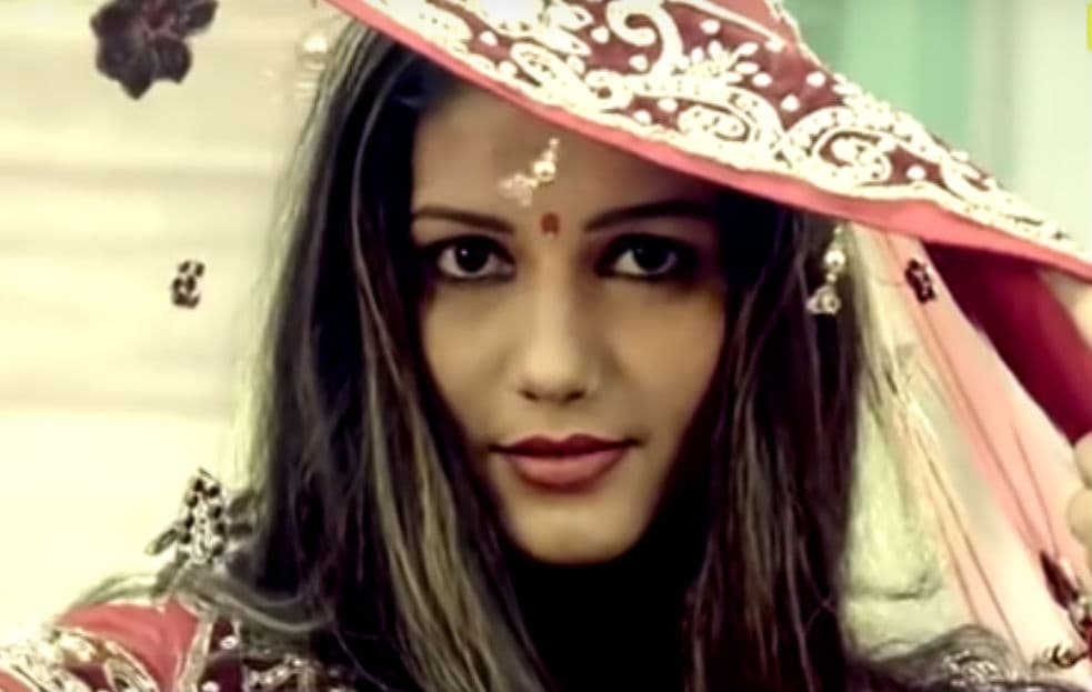 सपना चौधरी ने 'लूटेरा' सॉन्‍ग से मचाया गदर, ऑ‍रेंज ड्रेस में बेहद खूबसूरत दिखीं हरियाणवी डांसर