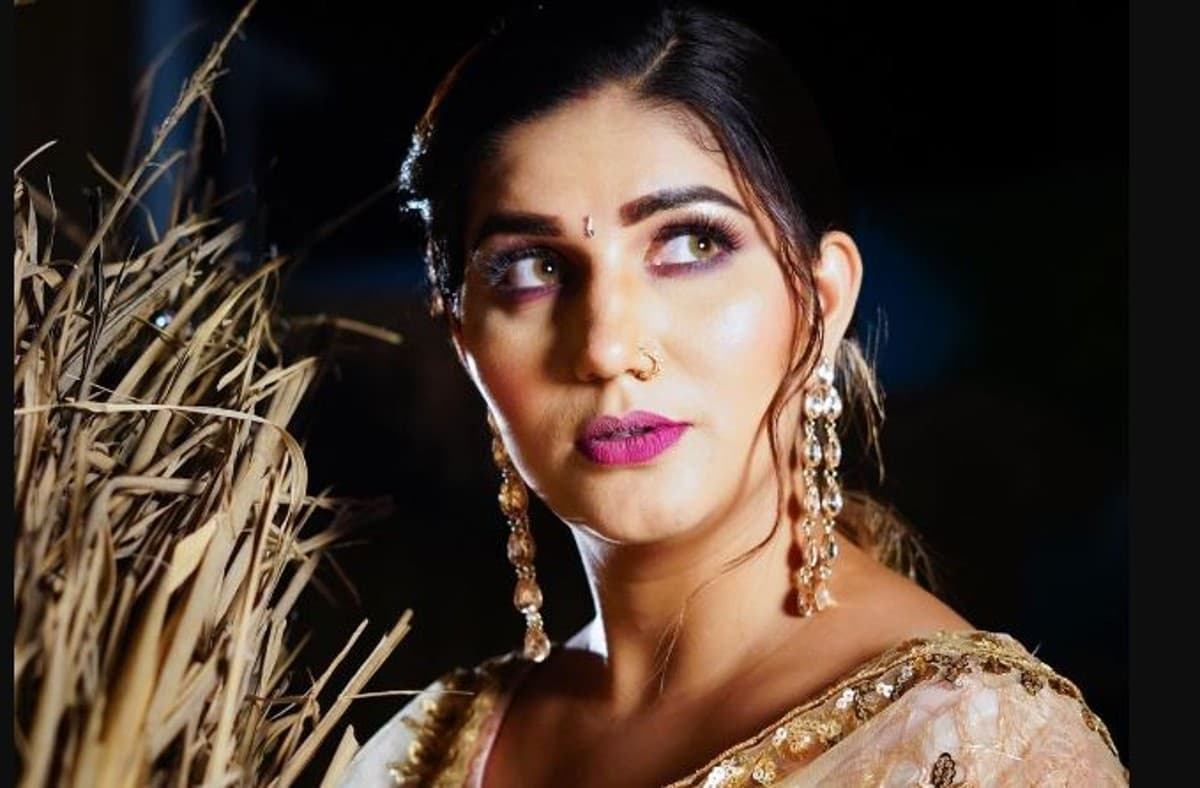 Sapna Choudhary का गाना 'झुमके' जमकर हो रहा वायरल, हरियाणवी डांसर की खूबसूरती पर फिदा हुए फैंस