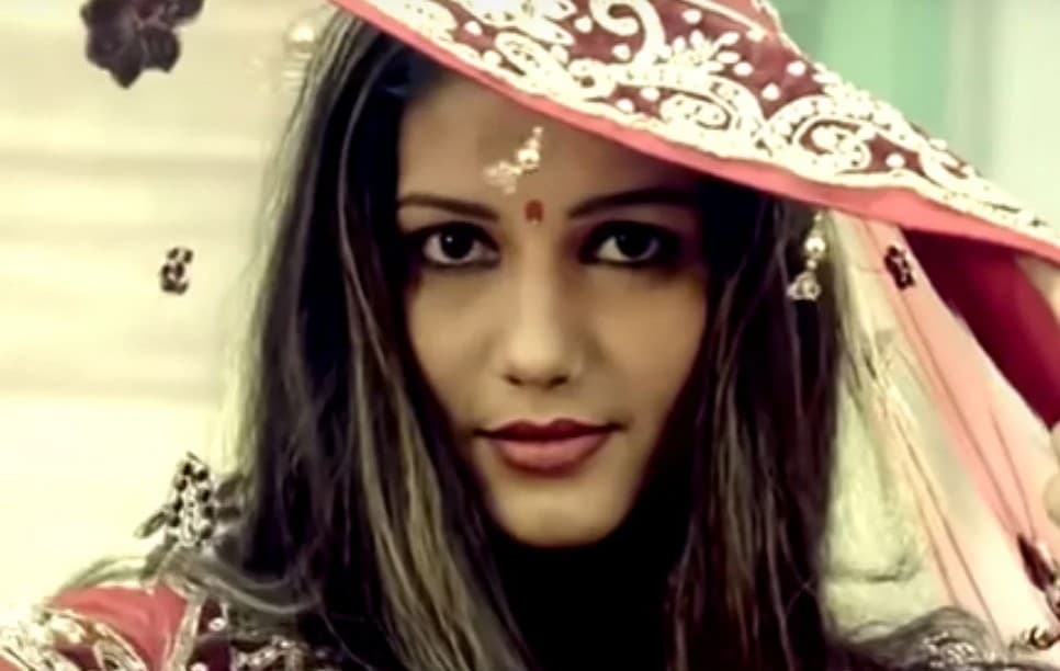 Sapna Chaudhary का नया गाना 'बनके चाले मोरनी' रिलीज, हरियाणवी डांसर की सादगी चुरा लेगी दिल