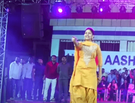 Sapna Choudhary Video: ‘छोरी बिंदास’ पर सपना चौधरी ने किया जबरदस्त डांस, अदाएं देख फैंस हुए दीवाने