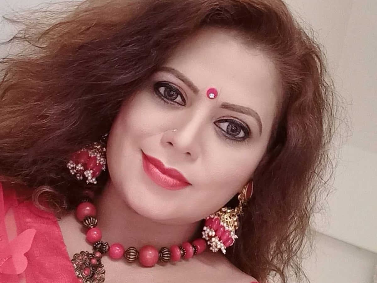 Bigg Boss 14: मिथुन चक्रवर्ती की एक्ट्रेस 'सपना सप्पू' लेंगी शो में वाइल्ड कार्ड इंट्री! कई बी ग्रेड फिल्मों में कर चुकी है काम