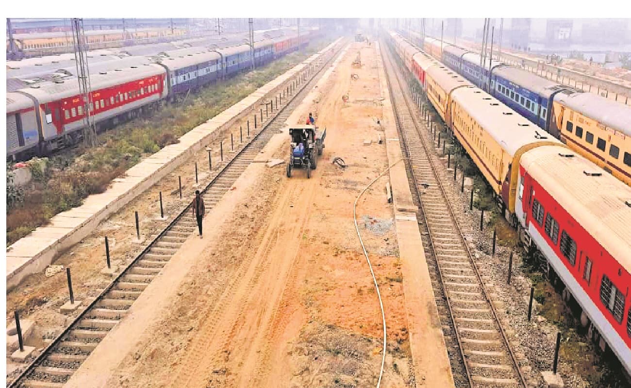 सारण में इस साल अधूरी रहीं कई योजनाएं, छपरा जंक्शन पर नए प्लेटफॉर्म का निर्माण समय पर नहीं हुआ पूरा