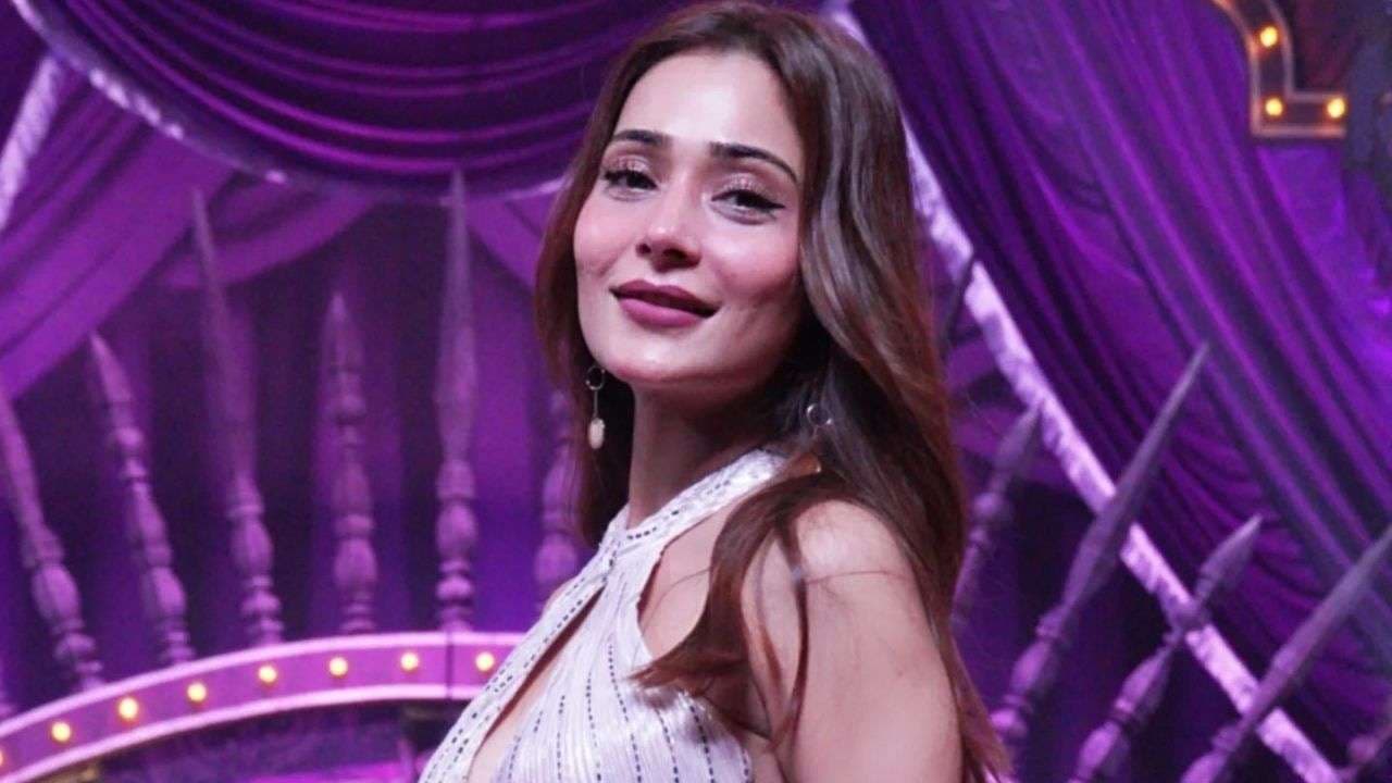 लॉकअप फेम सारा खान इस शख्स को कर रही डेट,टीवी इंडस्ट्री से नहीं है कनेक्शन,जानें उस खास इंसान के बारे में