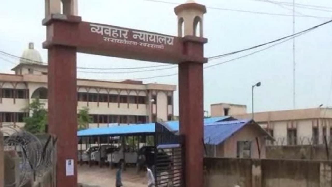 Jharkhand News: झारखंड में नाबालिग से दुष्कर्म के दोषी को अदालत ने सुनायी आजीवन कारावास की सजा