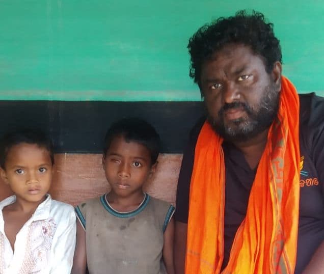 मां-पिता का सिर से साया उठने के बाद दिव्यांग बच्चों की परवरिश हुई मुश्किल, लगाई मदद की गुहार