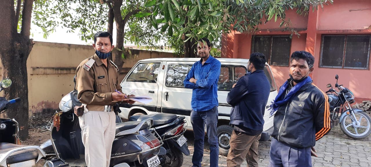 Road Accident : झारखंड के सरायकेला में सड़क हादसा, ट्रक की चपेट में आने से जमशेदपुर और गुमला के दो युवकों की मौत