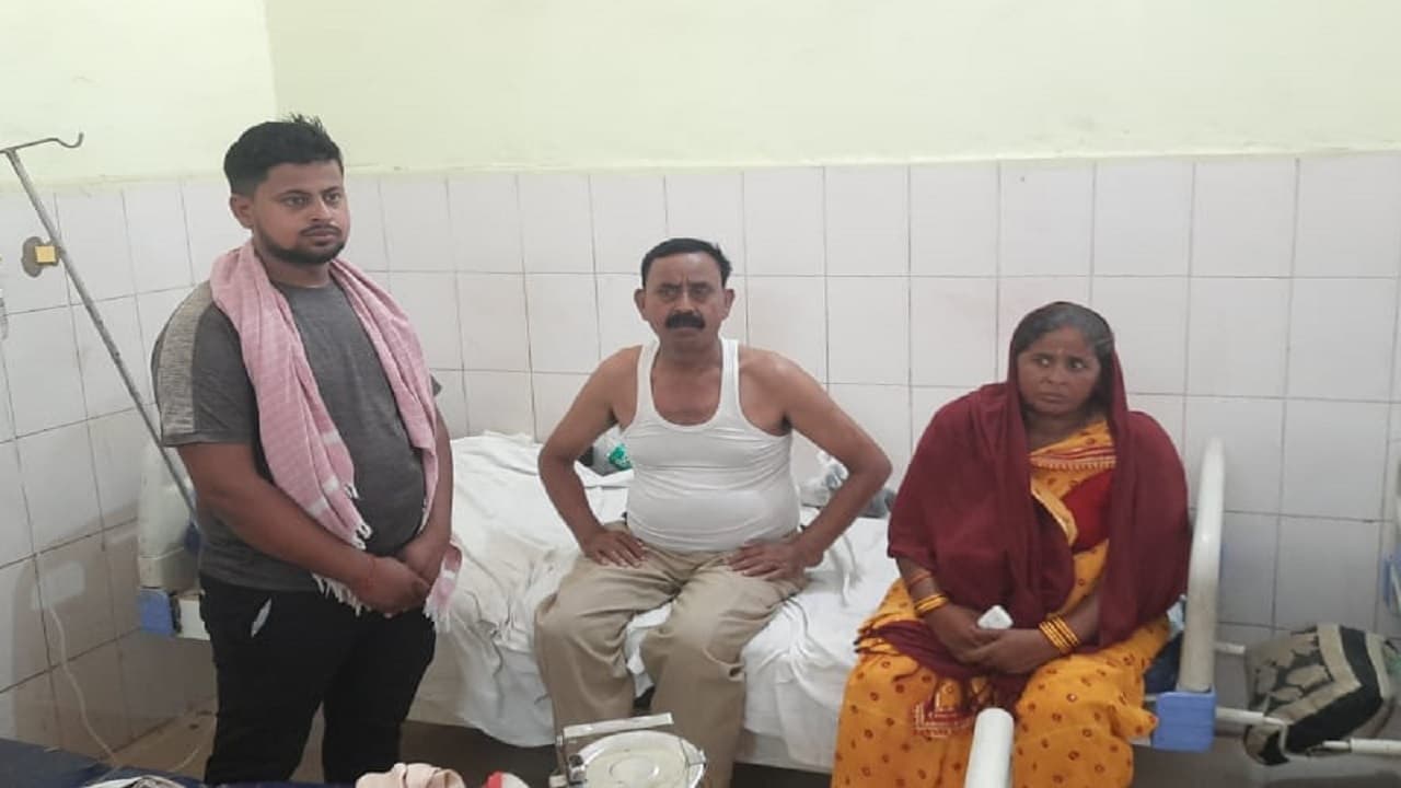 बिहार: 'मैडम गाड़ी से उतरते ही रॉड से पीटने लगीं..' सारण DDC प्रियंका रानी पर होमगार्ड जवान ने लगाए गंभीर आरोप