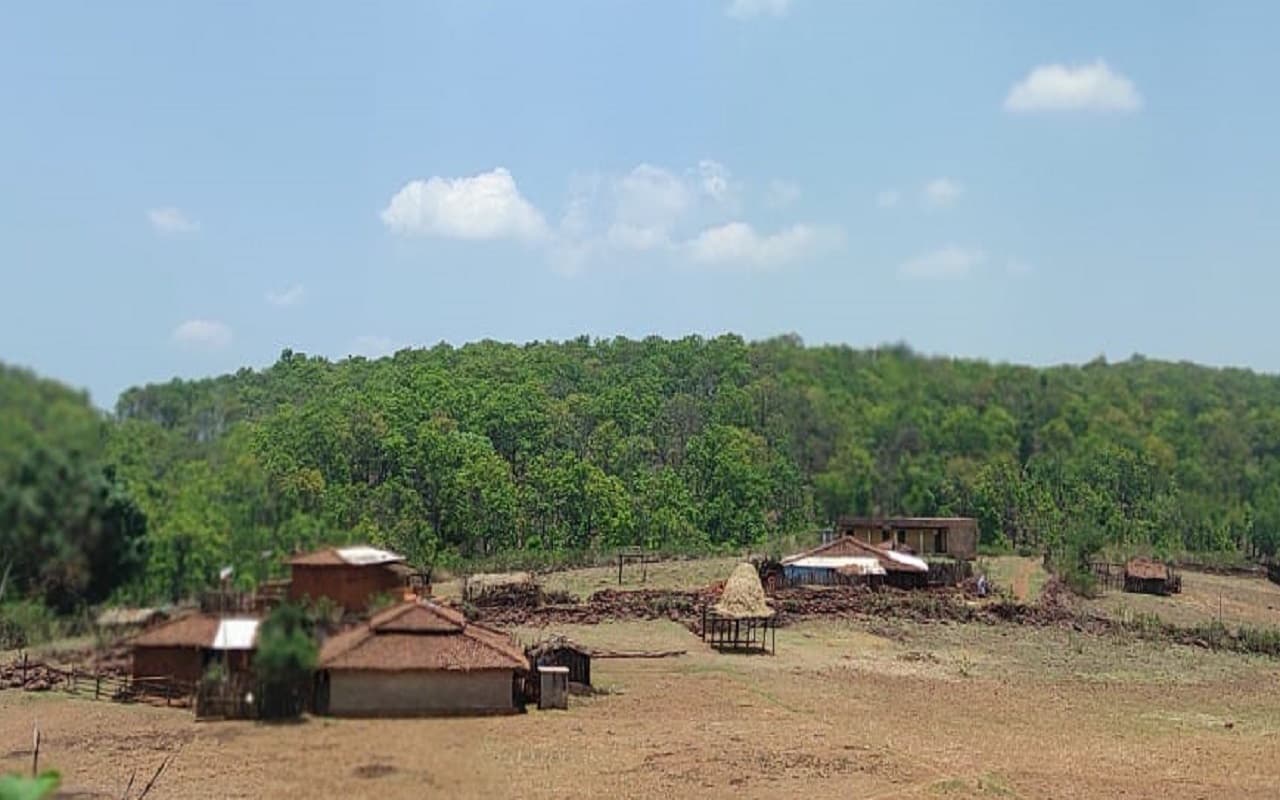 Jharkhand Village Story: झारखंड का एक गांव, जहां भीषण गर्मी में भी होता है ठंड का अहसास