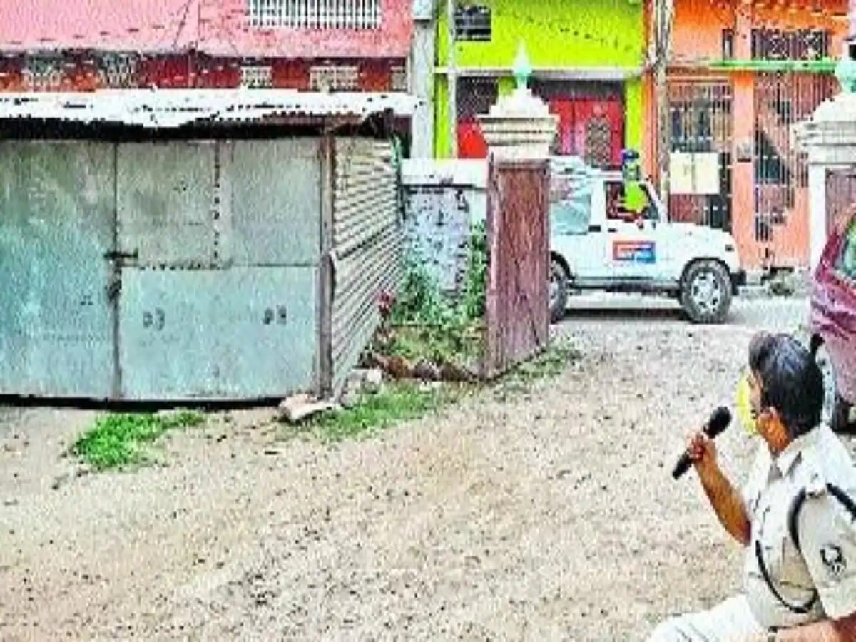 सासाराम में प्रशासन हुआ सख्त, बेवजह घूम रहे लोगों की हुई पिटाई