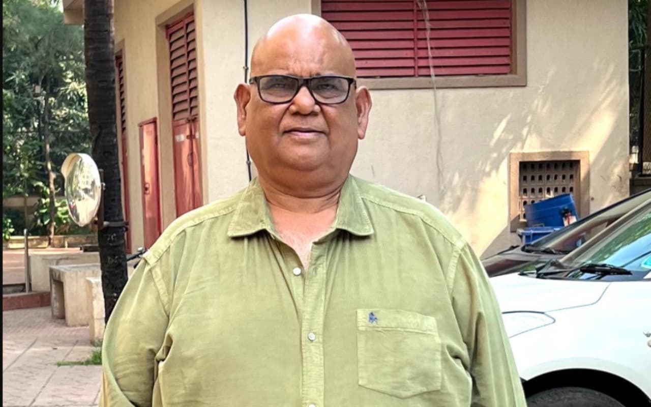 Satish Kaushik: मशहूर अभिनेता और डायरेक्टर सतीश कौशिक का निधन, अनुपम खेर ने ट्वीट कर दी जानकारी