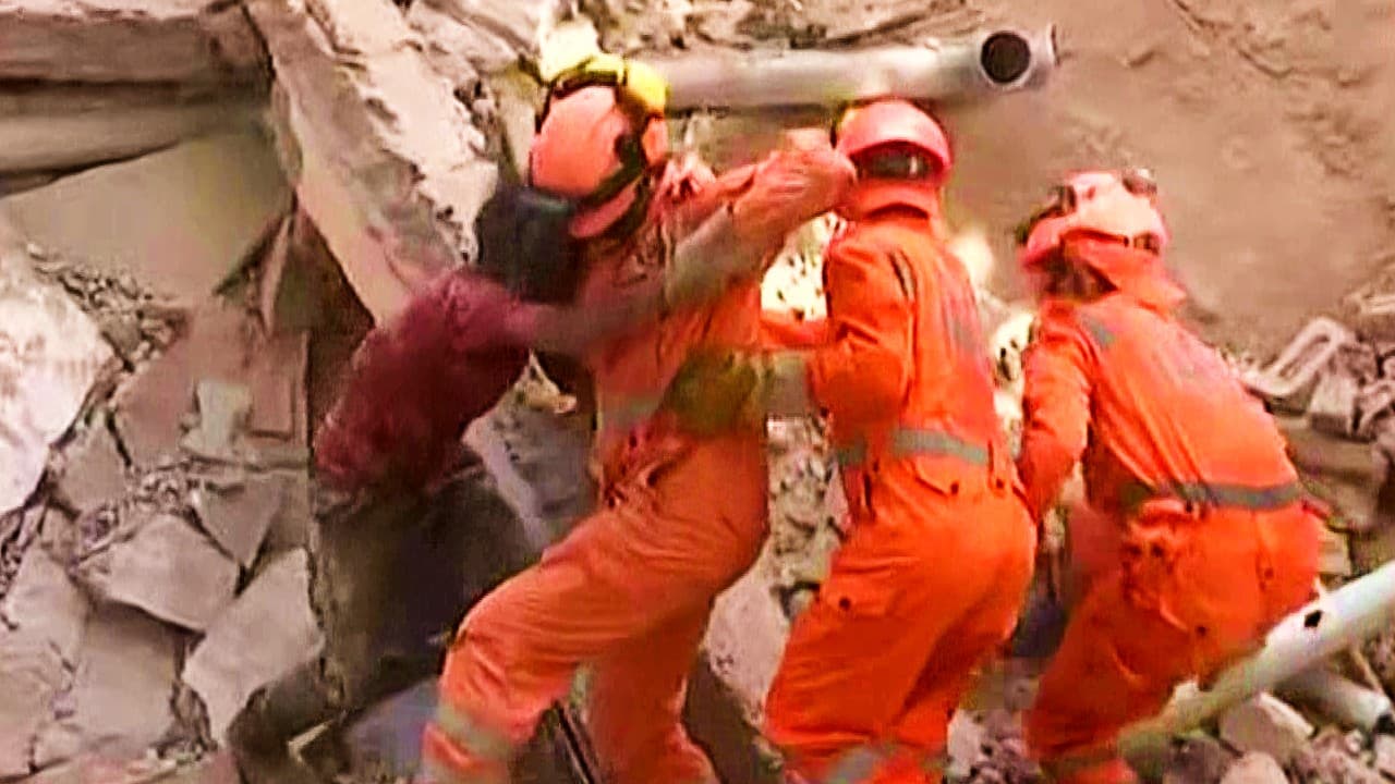 दिल्ली में एक इमारत गिरी, 2 लोगों की मौत, मलबे से 7 लोगों को निकाला गया, अरविंद केजरीवाल ने कही ये बात