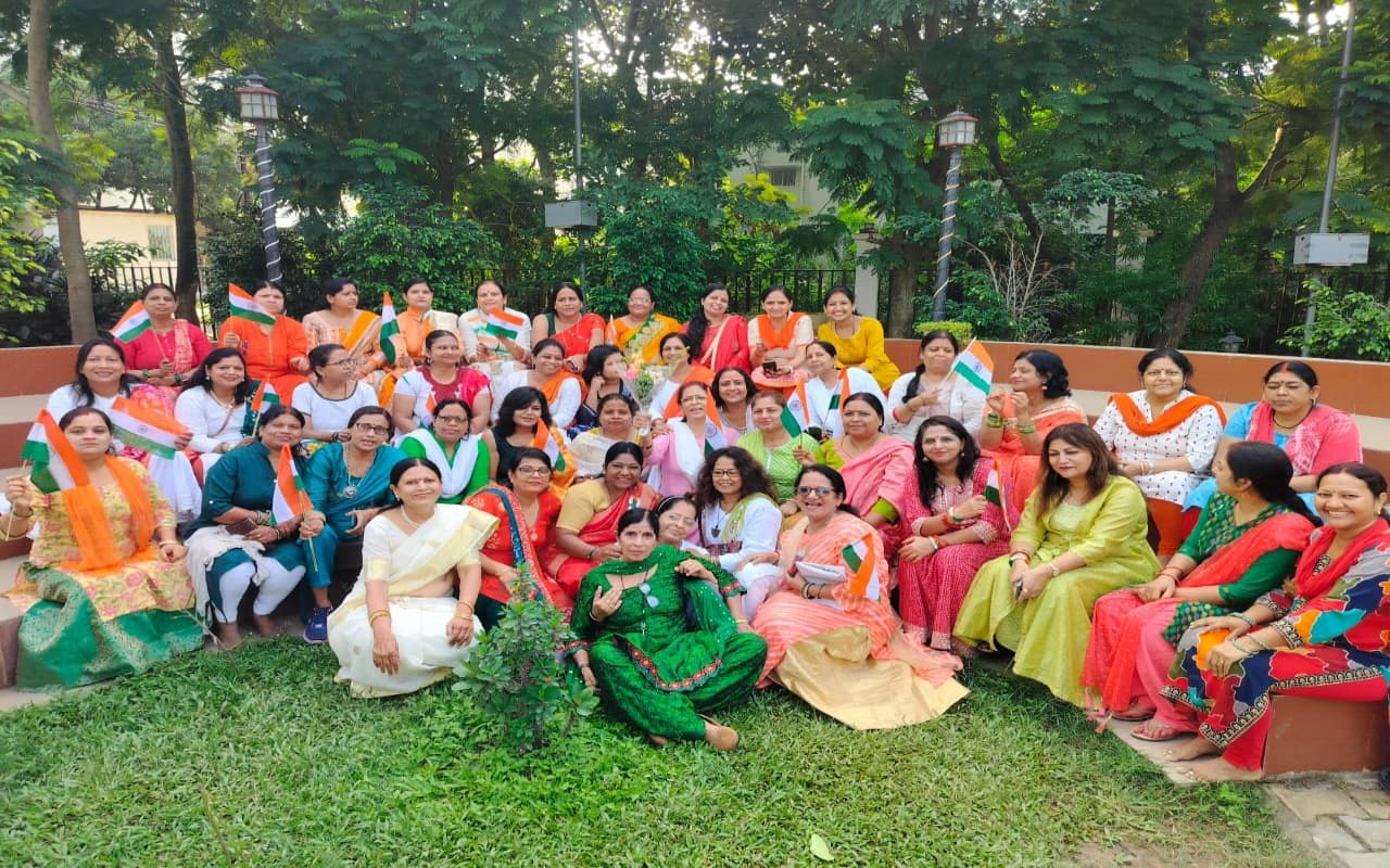 Photo: शहर के सावन महोत्सव में झूमती दिखी महिलाएं