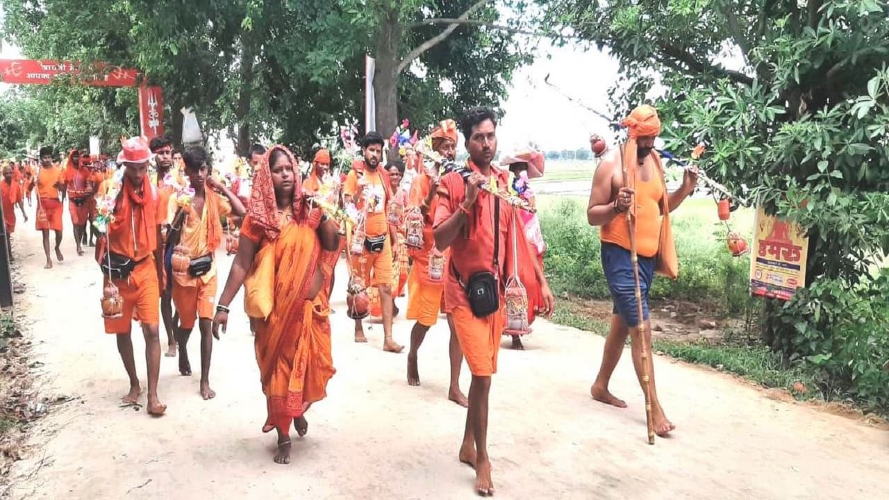 Shravani Mela 2022 : मंगलवार को हजारों शिवभक्तों ने सुलतानगंज से उठाया गंगाजल, देखें तस्वीरें
