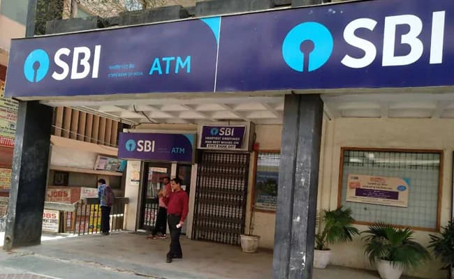 SBI Clerk Recruitment: बैंक में जूनियर एसोसिएट के पदों पर आवेदन की लास्ट डेट नजदीक, जल्द करें अप्लाई