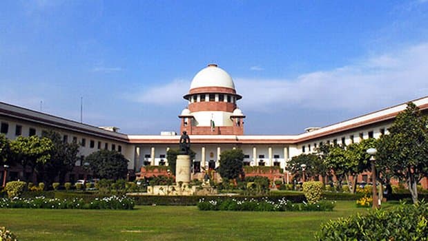 सुप्रीम कोर्ट का बड़ा फैसला -  6 जून तक एयरइंडिया को बीच की सीट पर यात्री बिठाने की अनुमति दी