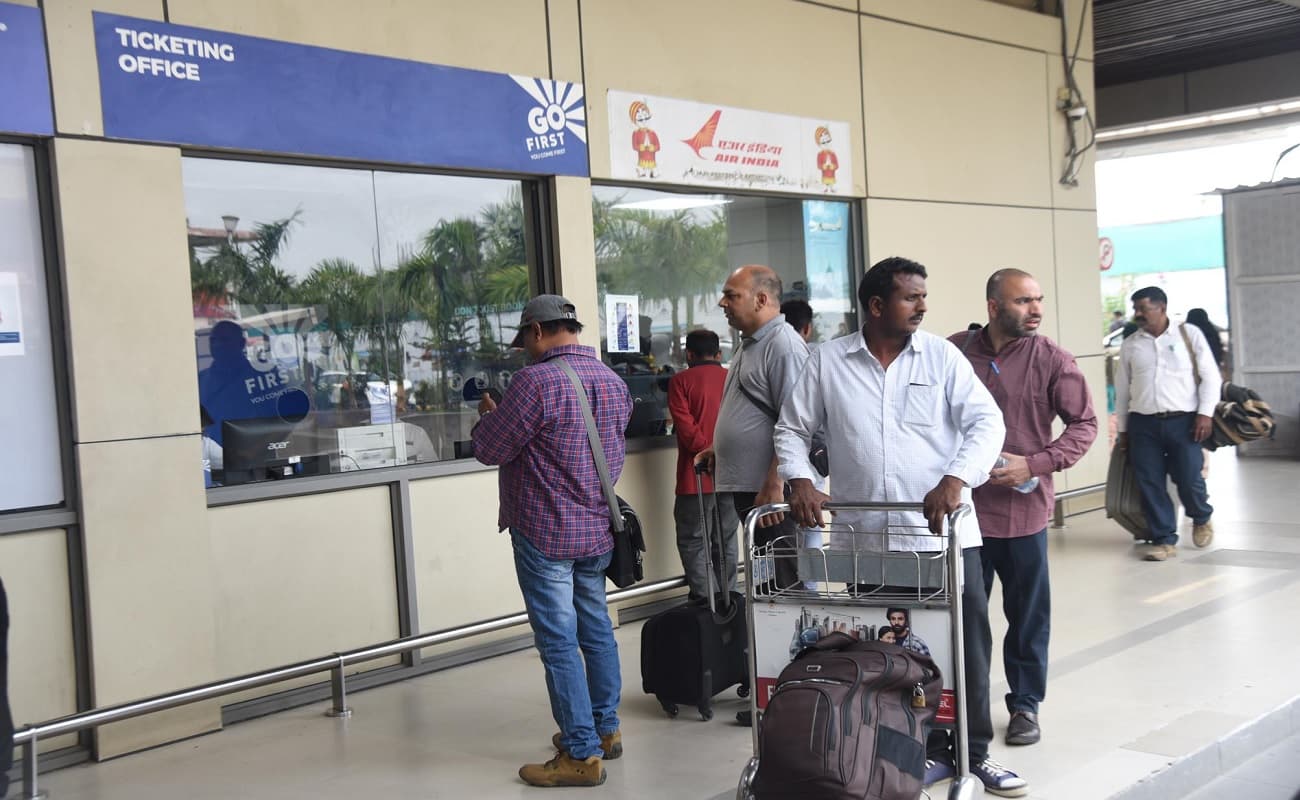 पटना से GoFirst की उड़ानें रद्द, ढाई गुना बढ़ा हवाई किराया, जानें दिल्ली, मुंबई के लिए कितना करना होगा खर्च