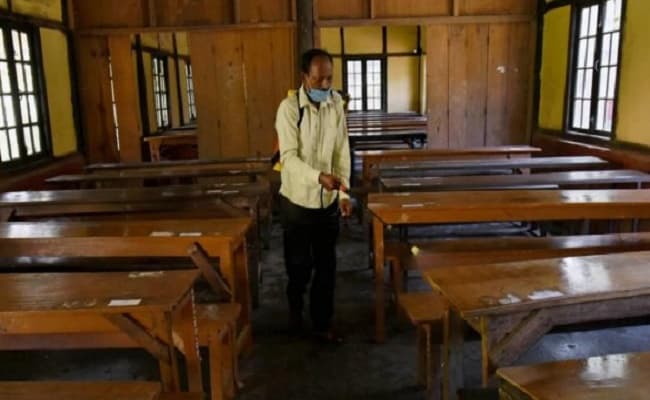 School Reopen : यहां 11 माह बाद खुलेंगे स्कूल, विद्यार्थियों की कक्षाएं लगेंगी नियमित