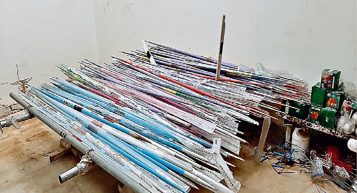 दीमकों की भेंट चढ़ रहे गोदाम में बंद पड़े जेवलिन, खिलाड़ी भी नहीं निखार पा रहे प्रतिभा