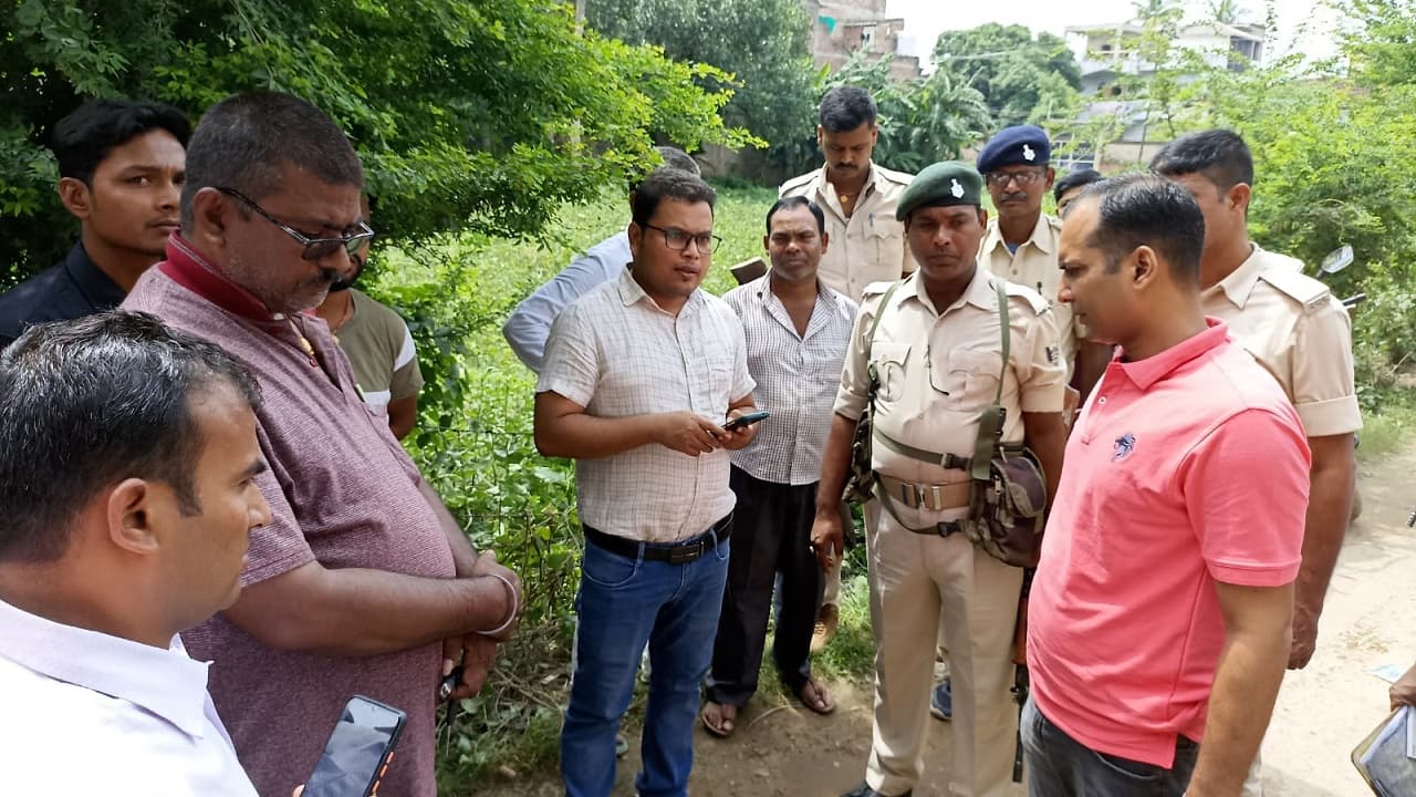 Bihar News: लखीसराय में SDO रवि कुमार ने की आत्महत्या, कमरे में फंदे से लटका मिला शव, जांच में जुटी पुलिस