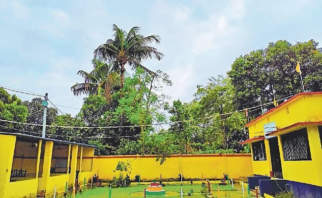 Corona Effect: बिहार के स्कूल संचालक बन गए पॉल्ट्री फार्म और फर्नीचर के कारोबारी, 
कोरोनाकाल में औंधे मुंह गिरे प्राइवेट स्कूल