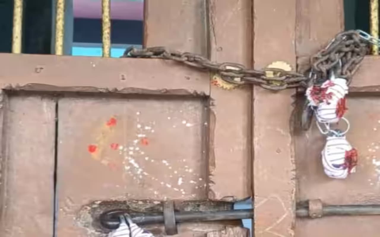 Tamil Nadu: दलितों के प्रवेश से इनकार के बाद विल्लुपुरम मंदिर को किया गया सील, गेट पर चिपकाया गया नोटिस