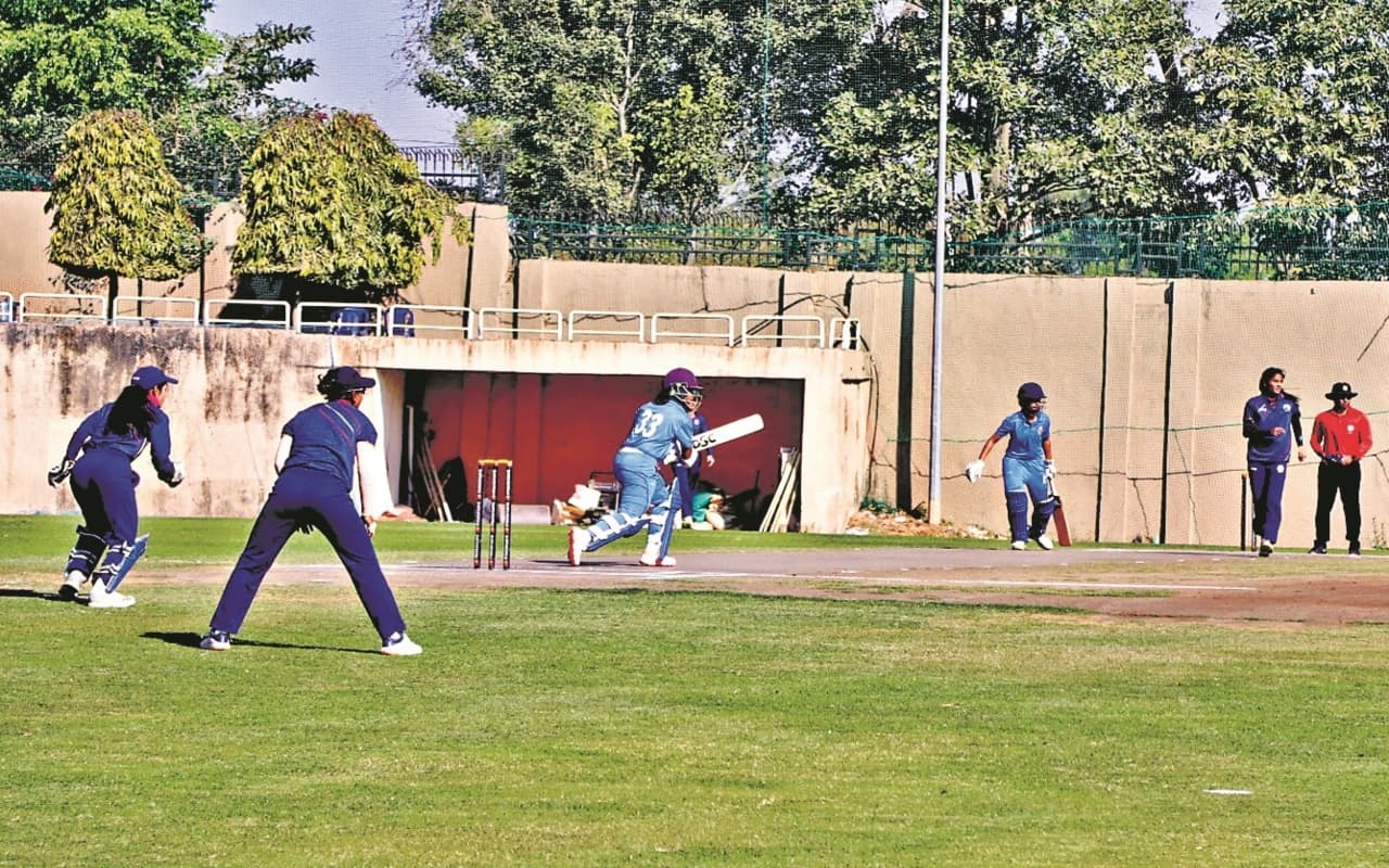 Senior Women's ODI Trophy: रेलवे और कर्नाटक के बीच होगा फाइनल मुकाबला, सेमीफाइनल में राजस्थान-उत्तराखंड हारा