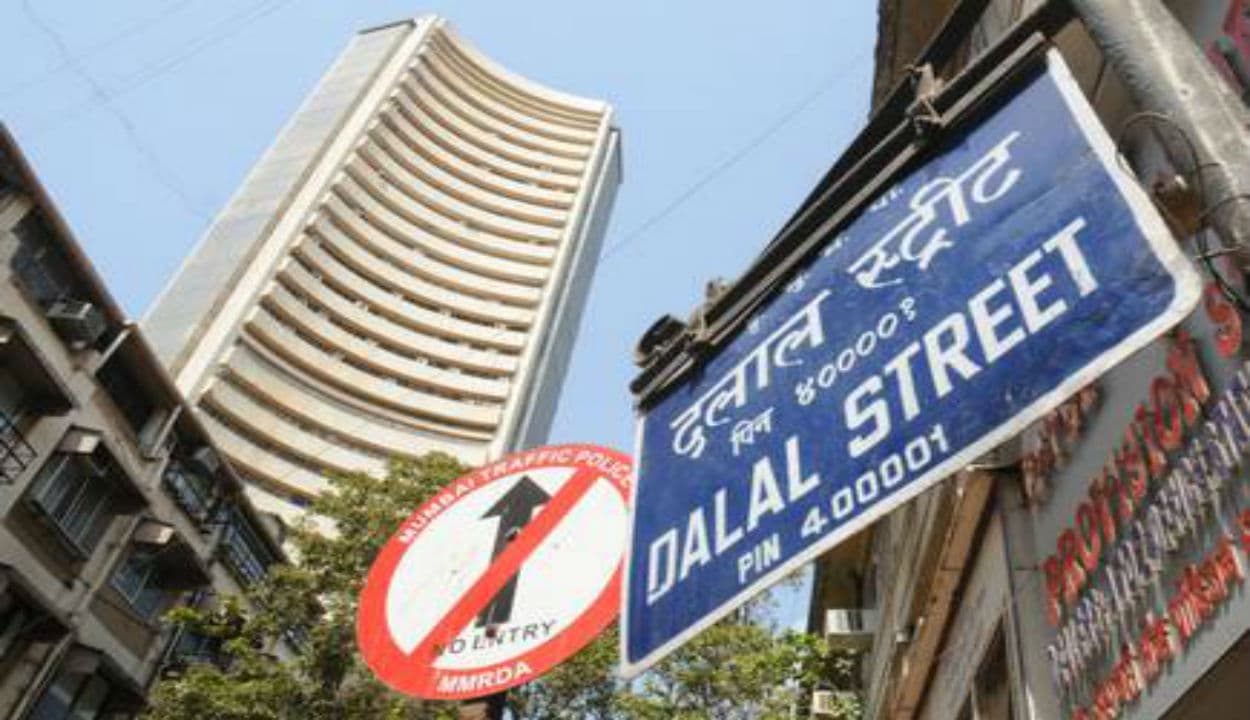 Share Market: ऐतिहासिक तेजी के साथ खुला शेयर बाजार, सेंसेक्स 73 हजार के पार, निफ्टी भी लाइफ टाइम हाई पर पहुंचा