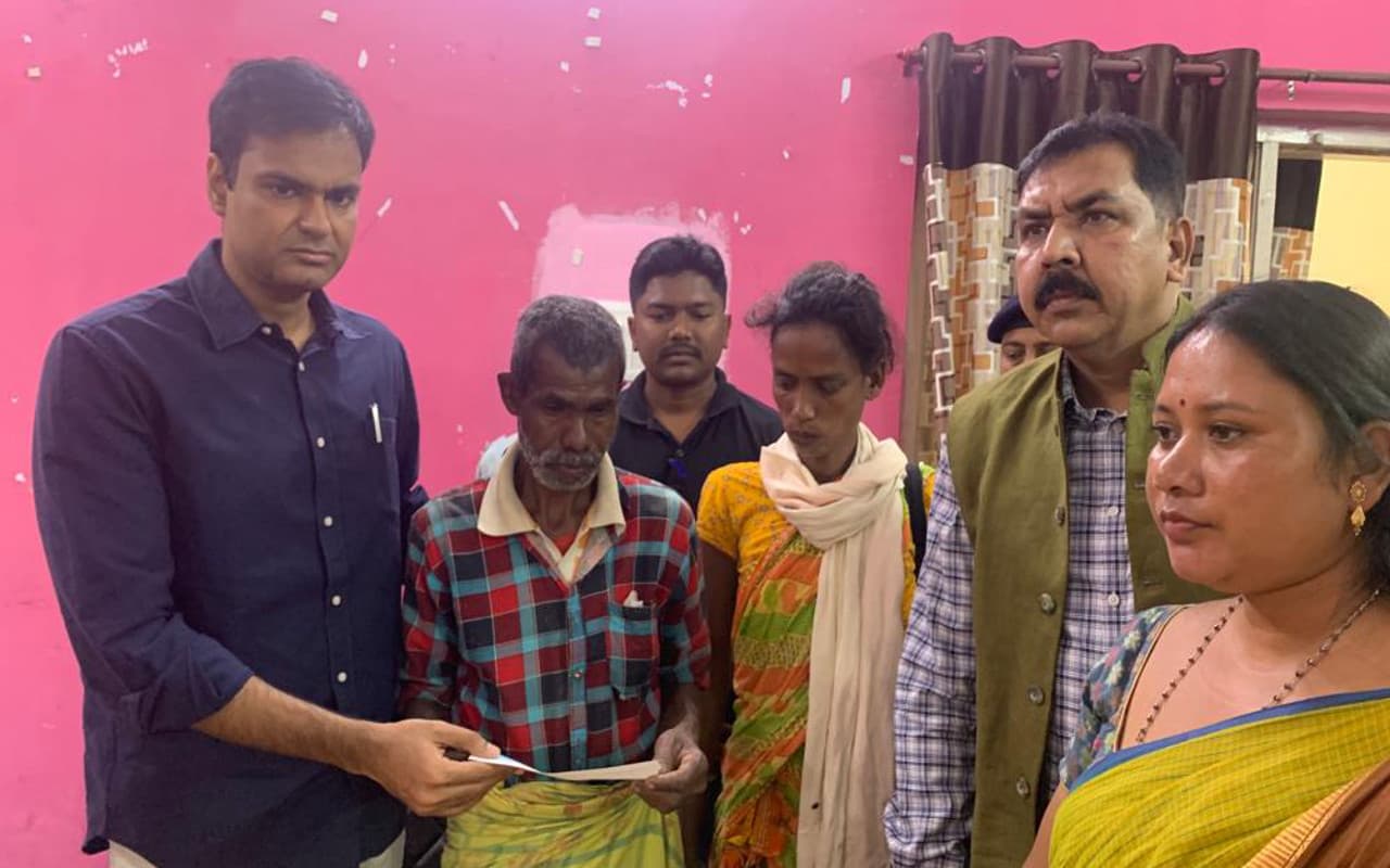 सरायकेला में पुलिस हिरासत में नाबालिग की मौत मामले में 6 दिन बाद शव का हुआ अंतिम संस्कार, मिला मुआवजा