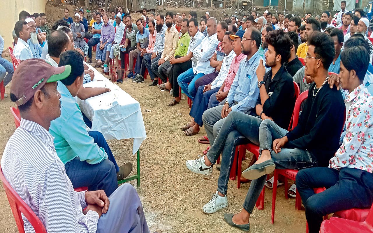 प्रदूषण के खिलाफ आर-पार की लड़ाई के मूड में सरायकेला के इस गांव के ग्रामीण, नदी-नाले व तालाब भी प्रदूषित