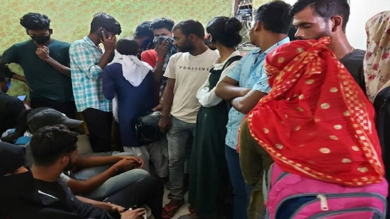 Bihar: एक हजार रुपये में चल रहा था होटल में अय्याशी का खेल, जोड़ों की हालत देख दंग रह गयी पुलिस