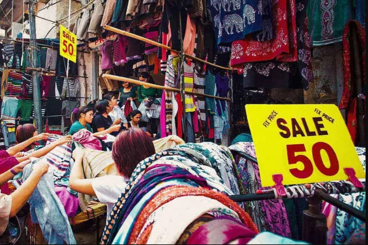 PHOTOS: यहां सस्ते में मिलेंगे सबसे सस्ते गर्म कपड़े, 50 रुपये में लें शॉल, जानें लोकेशन