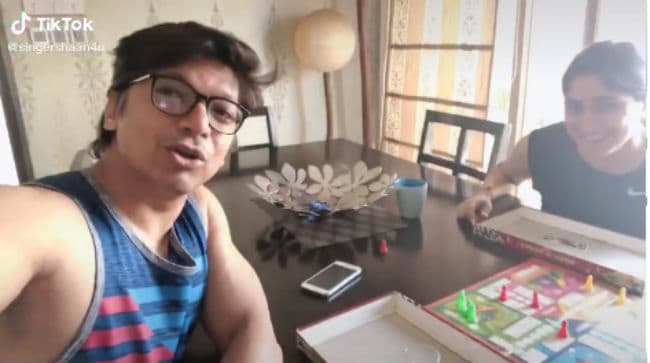 TikTok Video : क्या! लूडो में भी लॉकडाउन... वायरल हो रहे हैं ये फनी वीडियोज