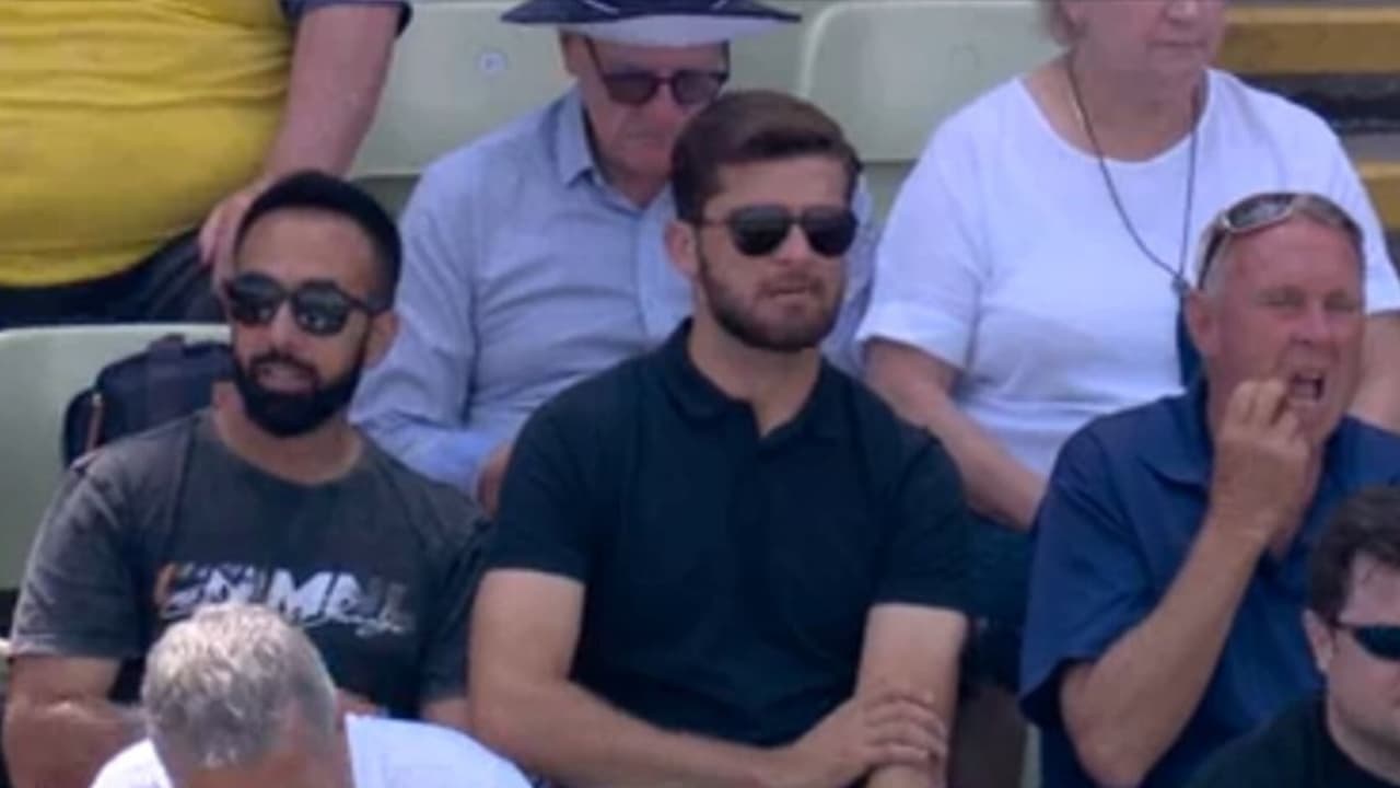 Ashes 2023 के पहले टेस्ट में नजर आया पाकिस्तान का यह स्टार तेज गेंदबाज, VIDEO VIRAL