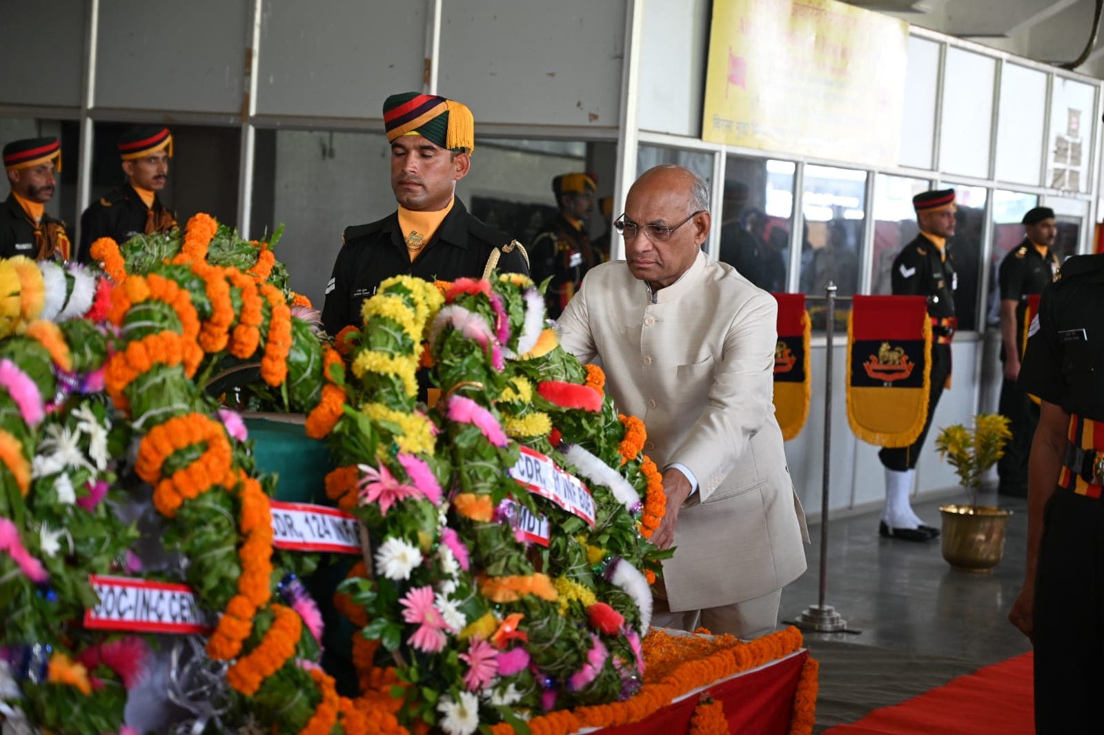 लद्दाख में शहीद हुए हजारीबाग के संदीप पाल का पार्थिव शरीर जल्द पहुंचेगा आवास, राज्यपाल ने दी श्रद्धांजलि