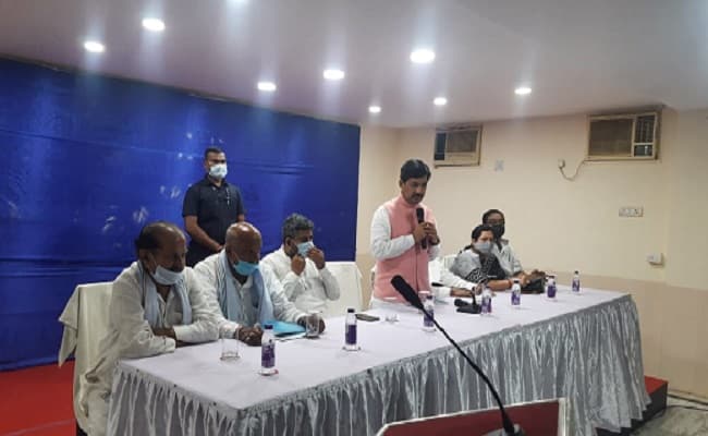 मंत्री बनने के बाद शाहनवाज हुसैन का पहली बार भागलपुर आगमन, सिल्क सिटी में खुलेगा खादी मॉल