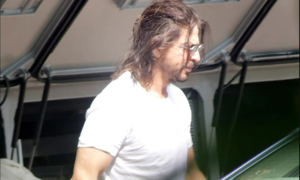 शाहरुख खान की 'Pathaan' इस दिन होगी रिलीज, टीजर देख बोले फैंस- जश्न मनाओ! किंग खान वापस आ रहे हैं...