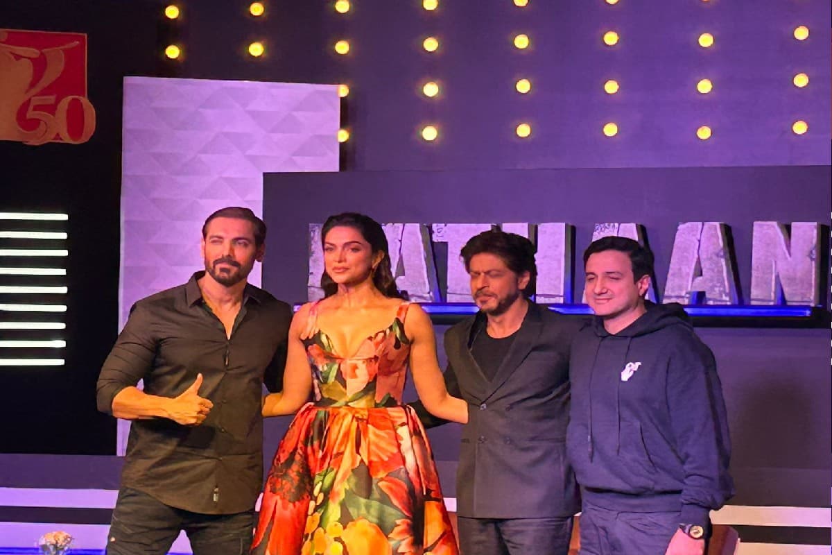 पठान की कामयाबी पर शाहरुख खान ने की प्रेस कॉन्फ्रेंस, बोले- फिल्म को इतना प्यार दिया, हमेशा आभारी रहूंगा...