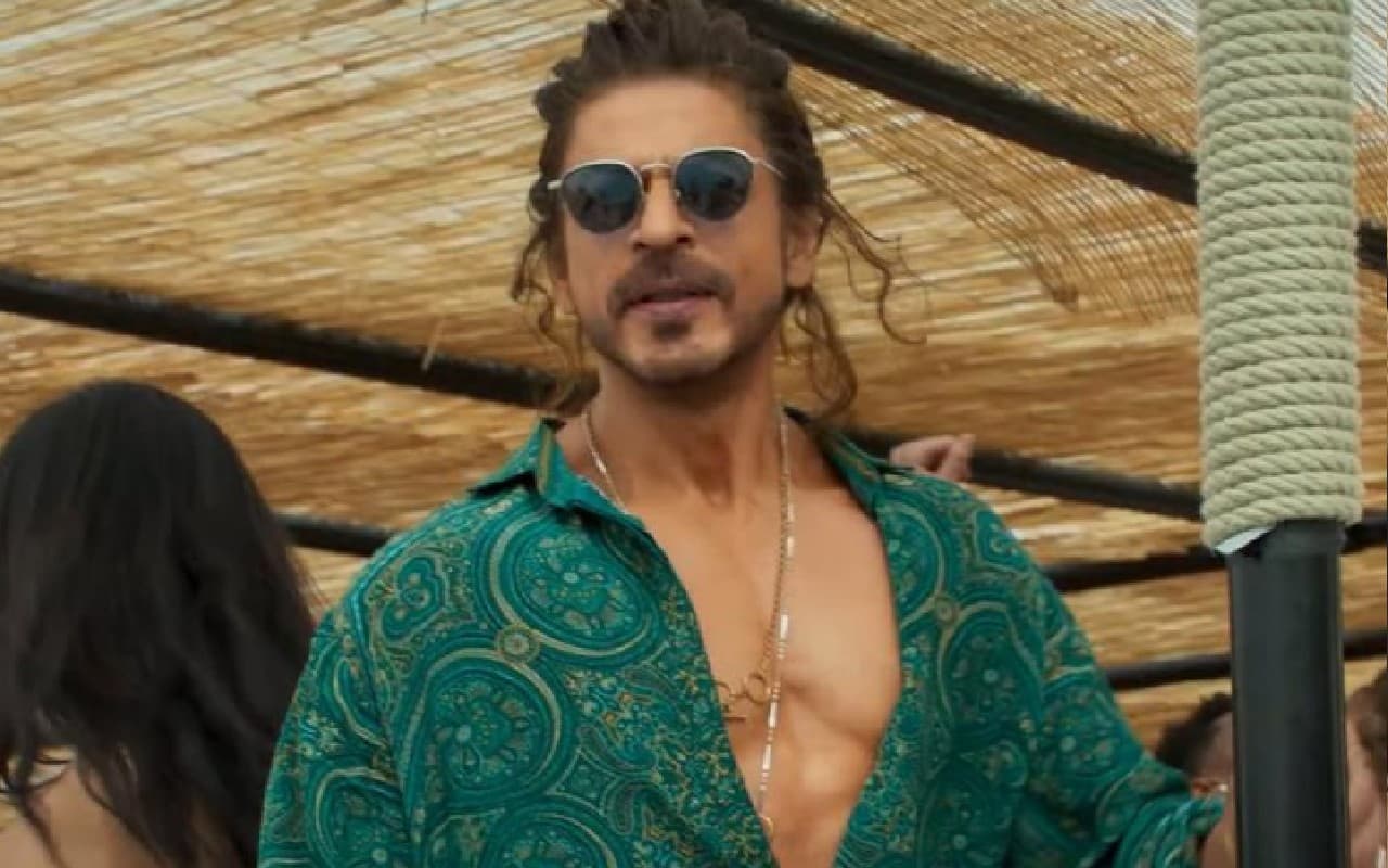 ShahRukh Khan: शाहरुख खान की पहली गर्लफ्रेंड कौन थी? ‘पठान’ एक्टर ने यूजर के सवाल का दिया मजेदार जवाब