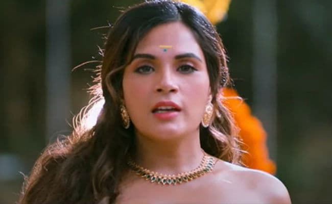 महाराष्ट्र के नाईट कर्फ्यू ने बढ़ायी वंडर वुमन 1984 और शकीला की मुश्किलें..