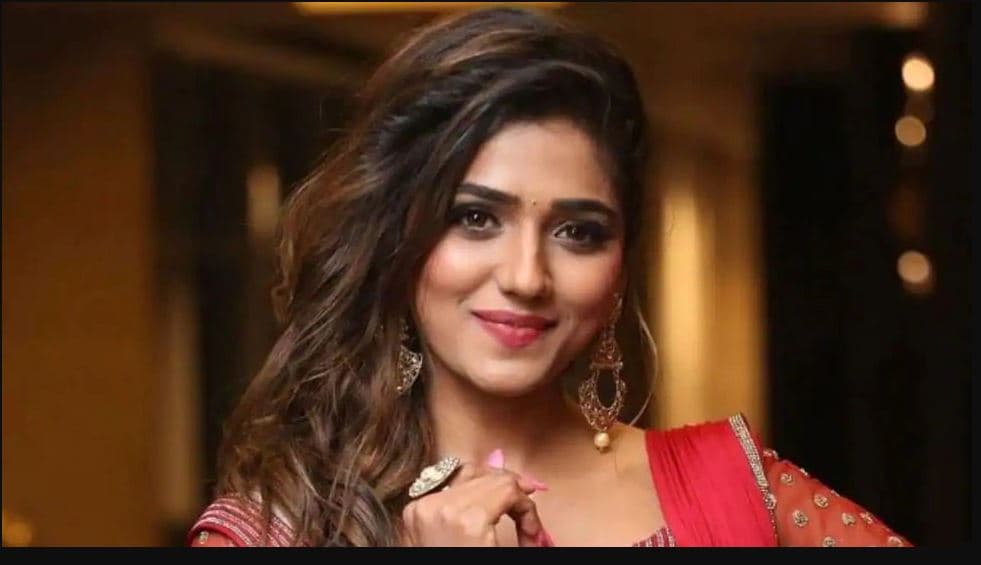 शालू चौरसिया पर अज्ञात शख्स ने किया हमला, मुंह पर घूंसा मारकर छीना मोबाइल, अस्पताल में भर्ती हुईं एक्ट्रेस