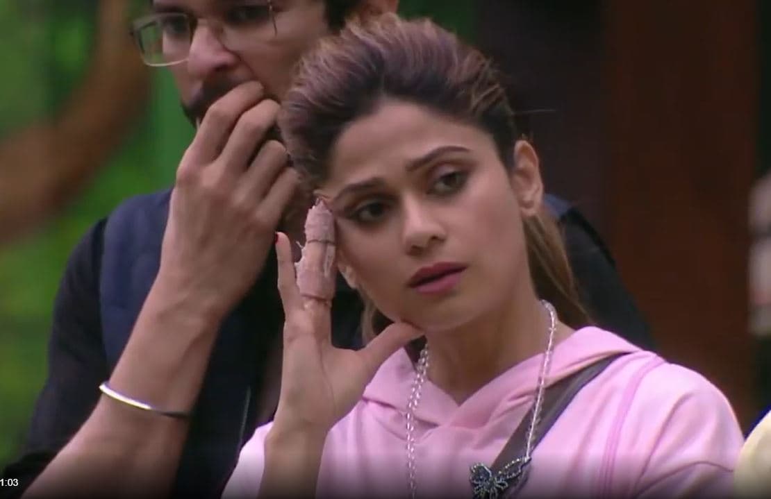 Bigg Boss OTT: अक्षरा सिंह के कमेंट पर घर में घमासान, शमिता शेट्टी ने भोजपुरी एक्ट्रेस को सुनाई खरी-खोटी