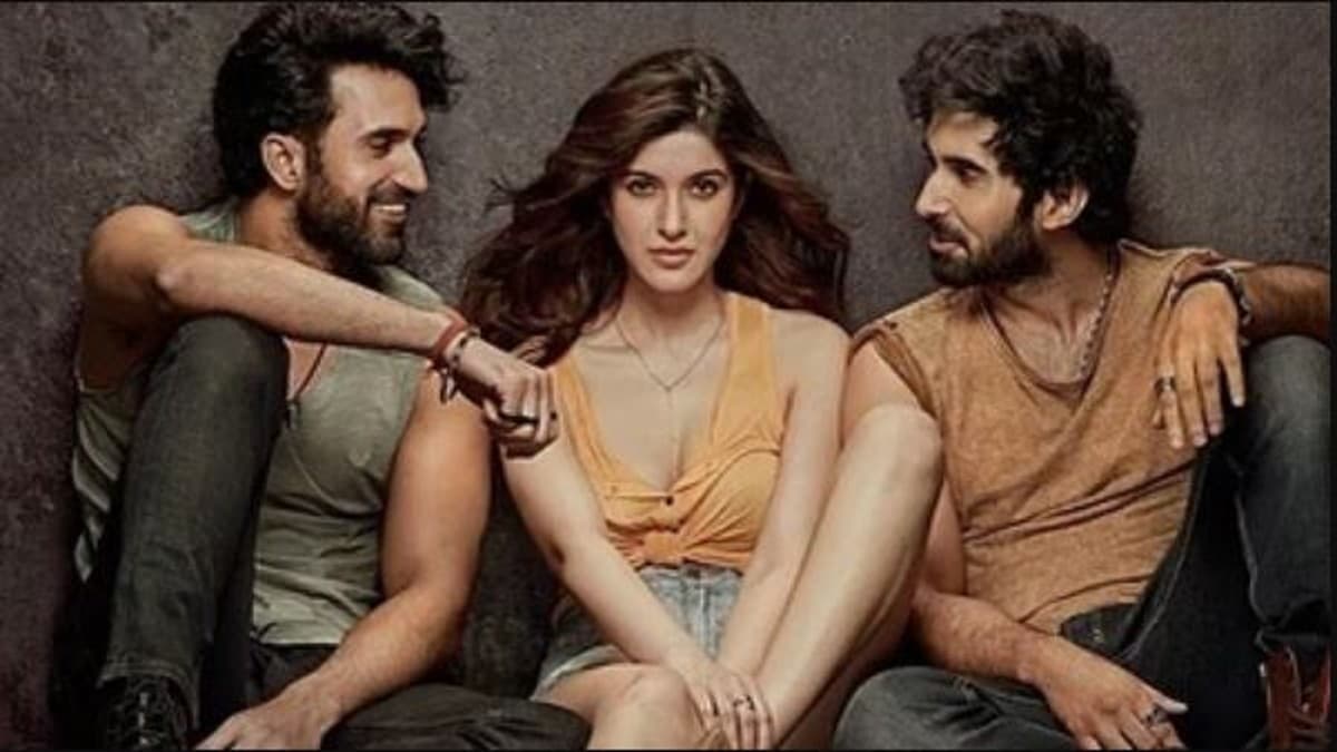 Bedhadak: शनाया कपूर की डेब्यू फिल्म नहीं हुई डिब्बाबंद, करण जौहर ने शेयर किया अपडेट Bedhadak: शनाया कपूर की डेब्यू फिल्म नहीं हुई डिब्बाबंद, करण जौहर ने शेयर किया अपडेट