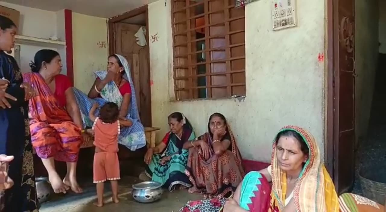 Bihar: भागलपुर में धड़ल्ले से परोसी जा रही नकली शराब, होली में मौत से कोहराम के बाद भी होम डिलीवरी जारी